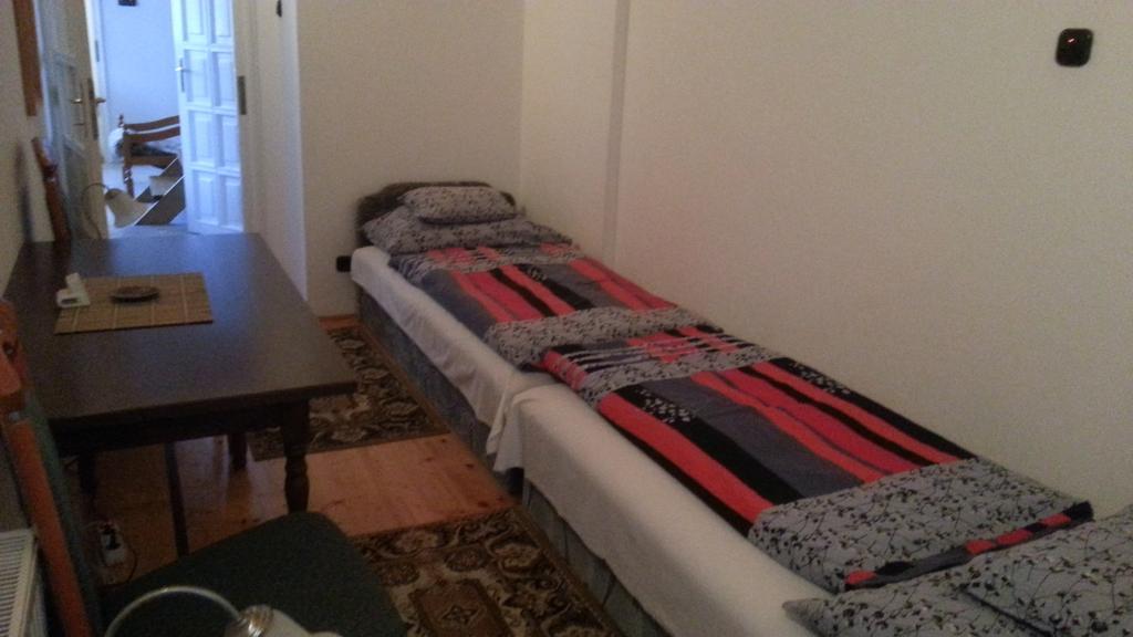 Csokonai Guesthouse Zamardi Ruang foto